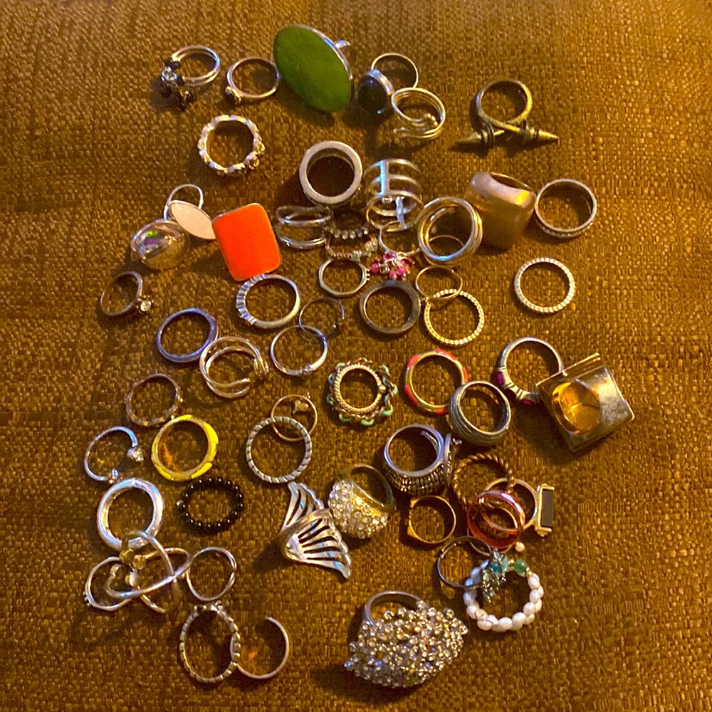 Lg LOT of Costume Jewelry rings Modern & Vintage 50 + rings